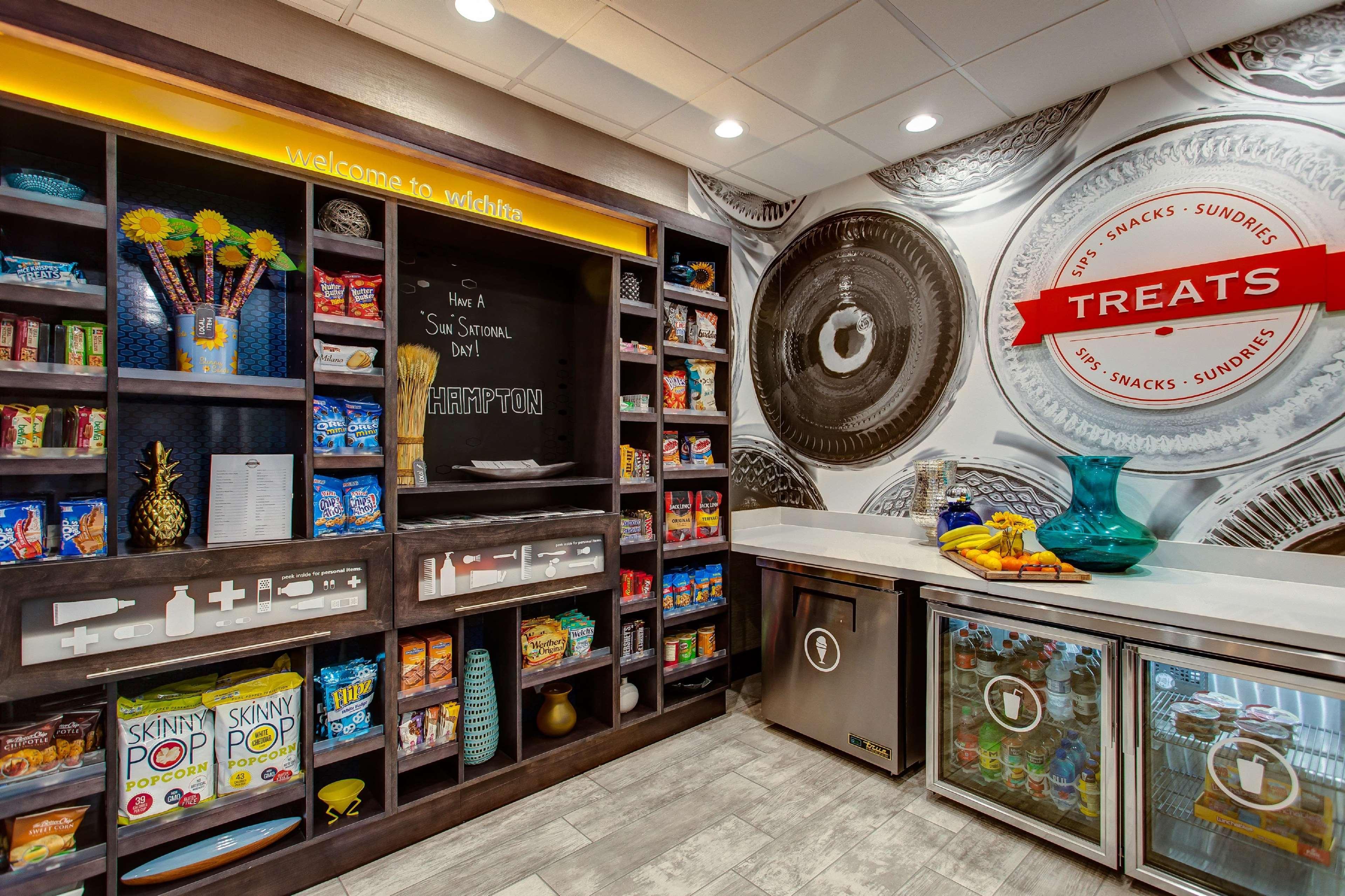 Hampton Inn & Suites-Wichita/Airport, Ks Bagian luar foto