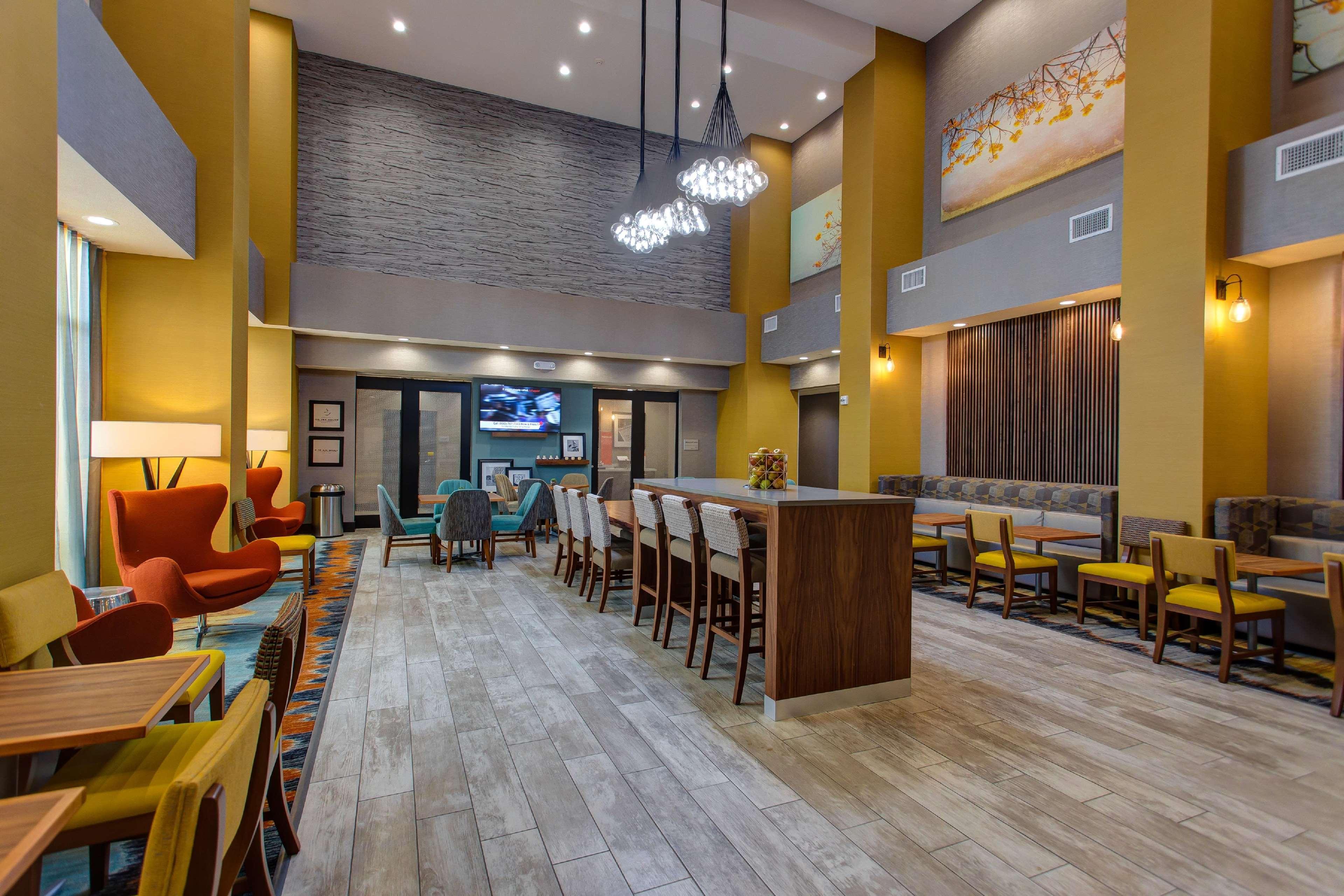 Hampton Inn & Suites-Wichita/Airport, Ks Bagian luar foto