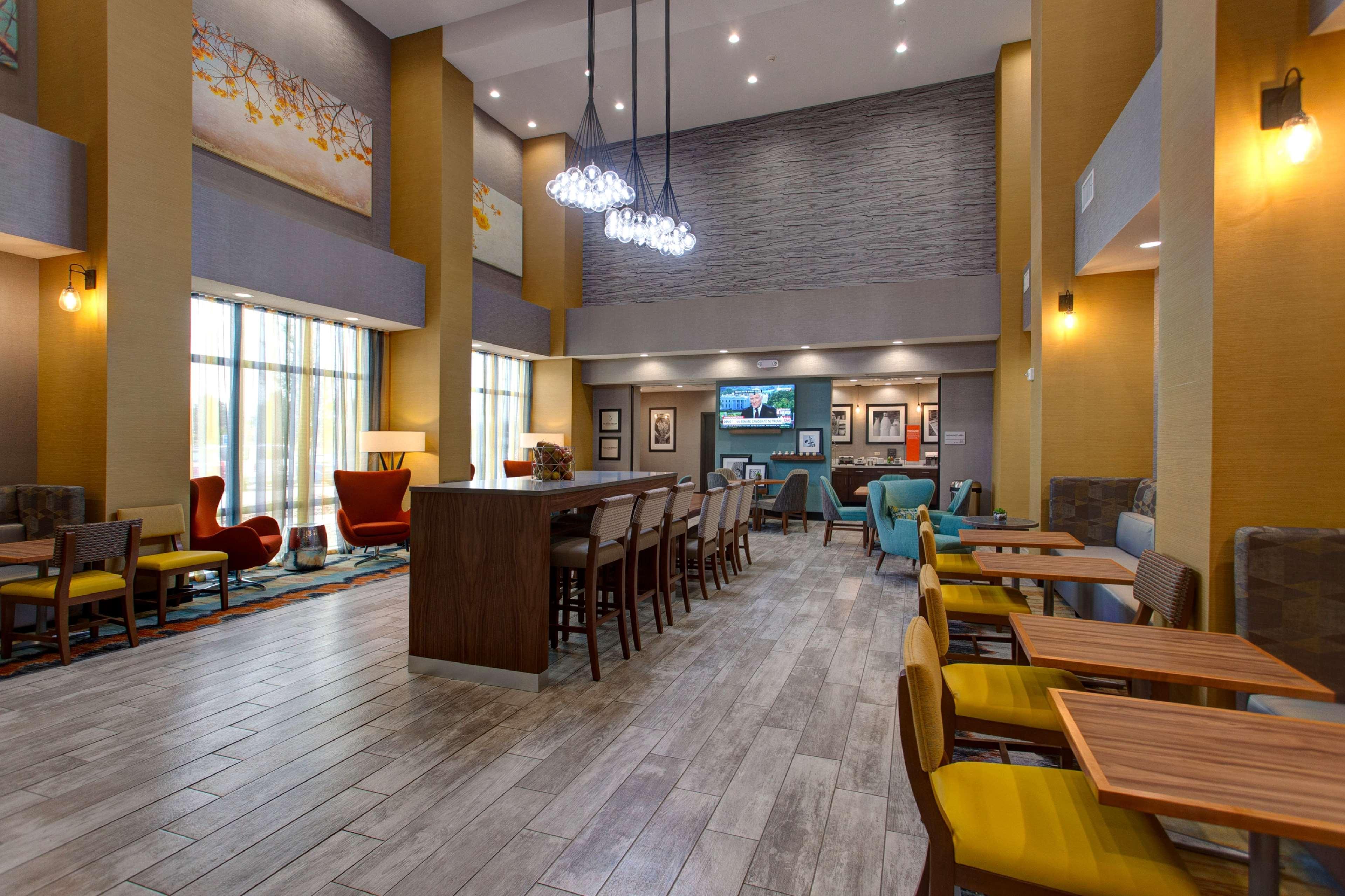 Hampton Inn & Suites-Wichita/Airport, Ks Bagian luar foto