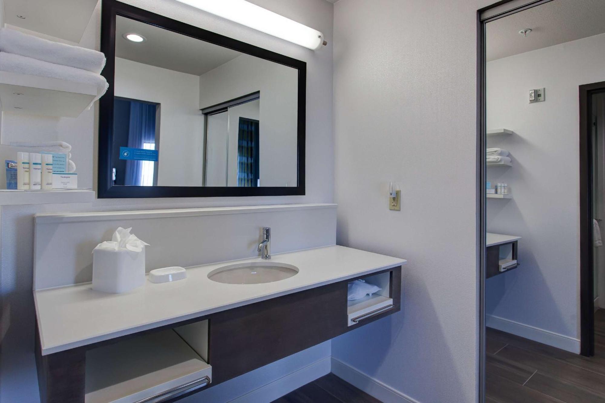 Hampton Inn & Suites-Wichita/Airport, Ks Bagian luar foto