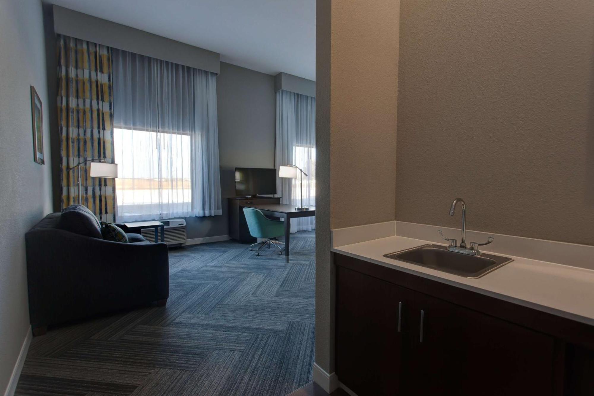 Hampton Inn & Suites-Wichita/Airport, Ks Bagian luar foto