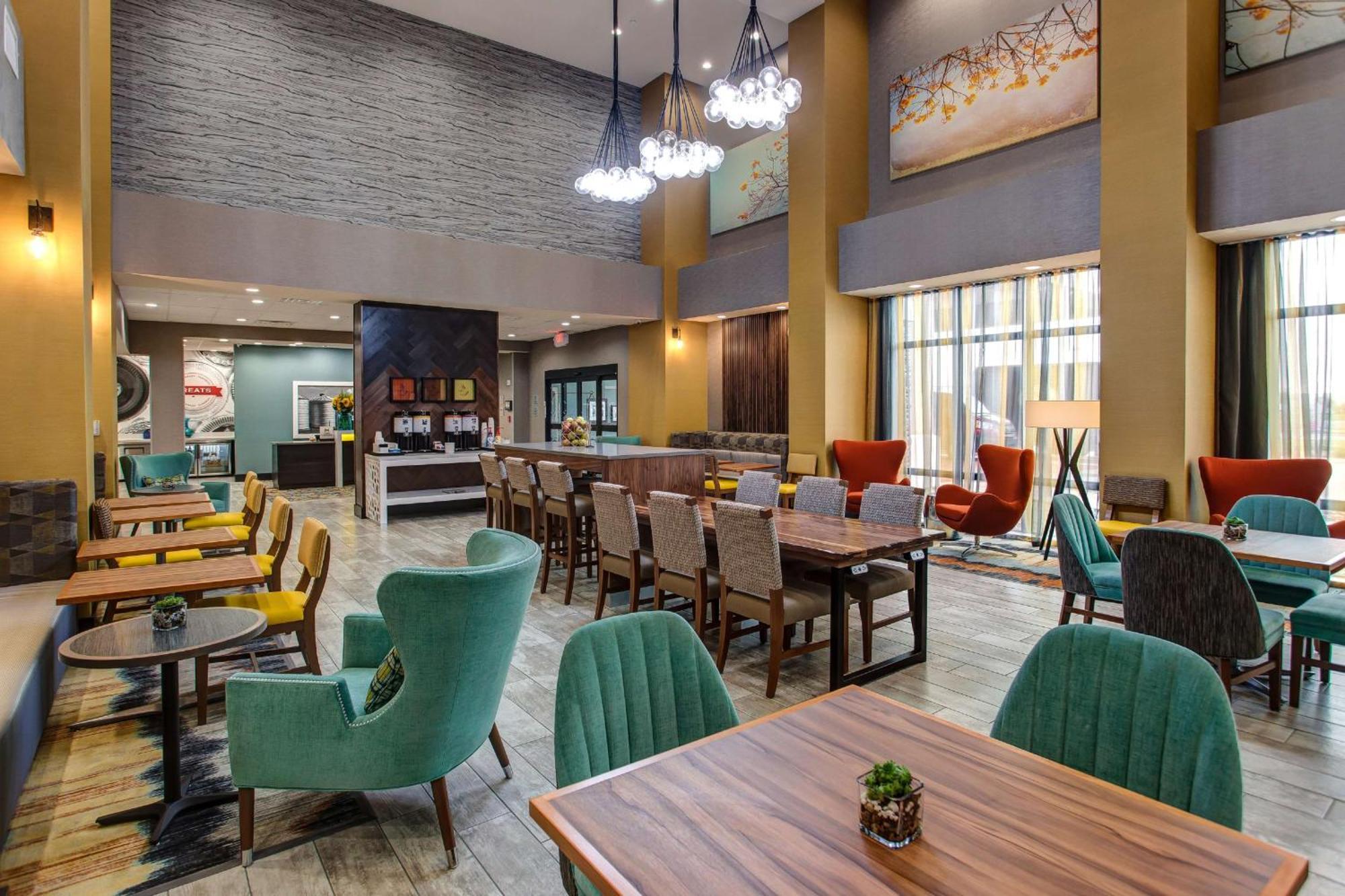 Hampton Inn & Suites-Wichita/Airport, Ks Bagian luar foto